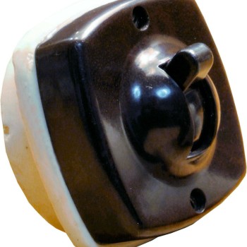 Britmac Vintage Brown and White Bakelite Toggle Light Switch 2Way 1Gang Recessed
